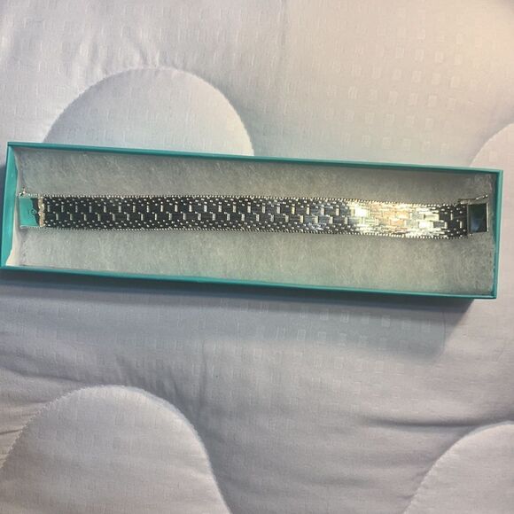 925 Sterling Silver Bracelet Diamond Cut Italy. 7 1/2 inch New. Never worn - Picture 1 of 5